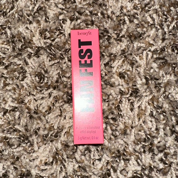 3 FOR $15❗️Benefit Fan Fest Mini Mascara - Picture 2 of 8